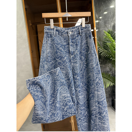 炸裂推荐！时髦单品！重工提花中高腰牛仔镰刀裤女  M040011~JS