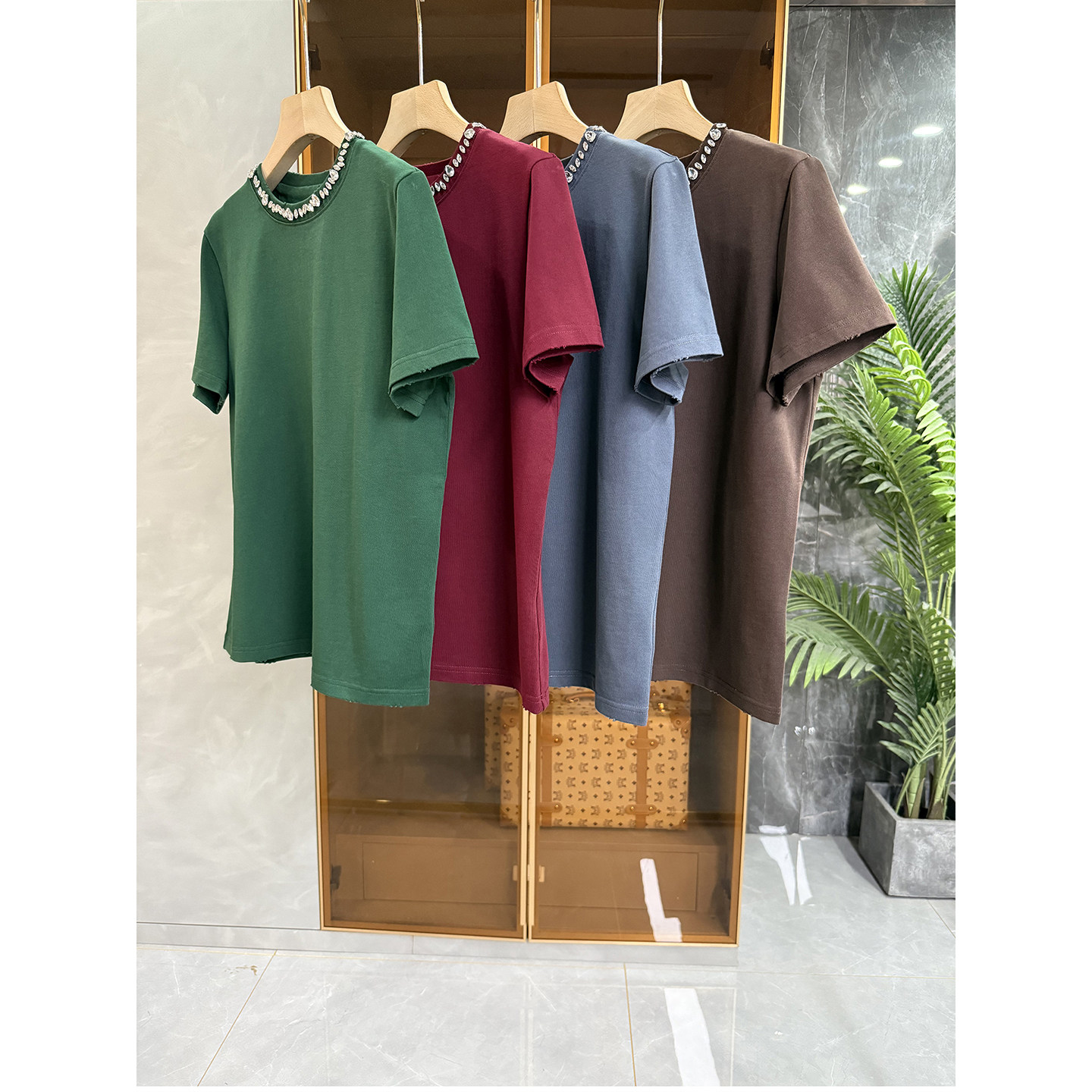 N货N货！通勤时髦！订钻破洞圆领短袖优质棉T恤女   4872-2~ME