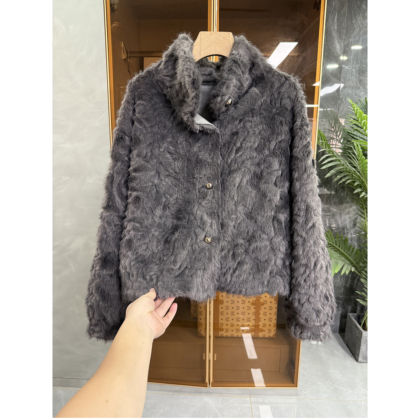 宽松麂皮绒羊羔毛皮毛一体短外套