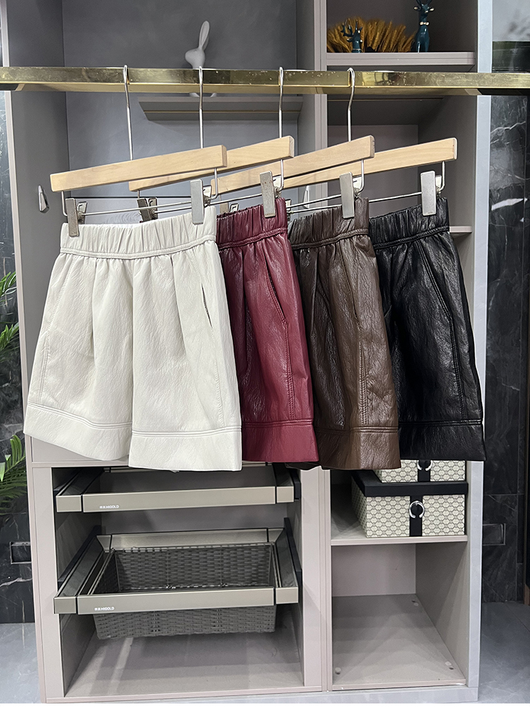 元厂出！显瘦松紧腰休闲皮短裤