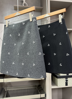 秋冬氛围感单品！刺绣蝴蝶结毛呢高腰A字半身短裙女    K1202~ZY