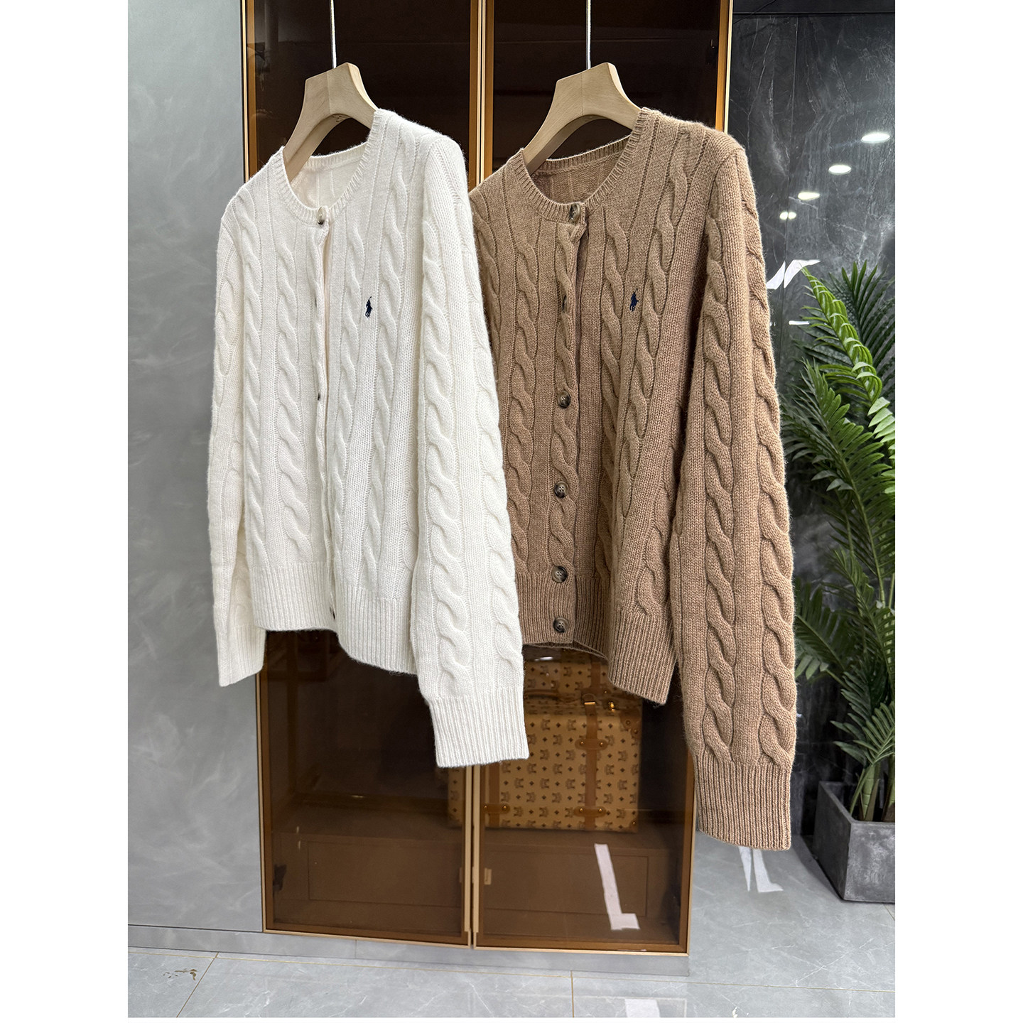 羊绒羊毛麻花圆领针织开衫毛衣