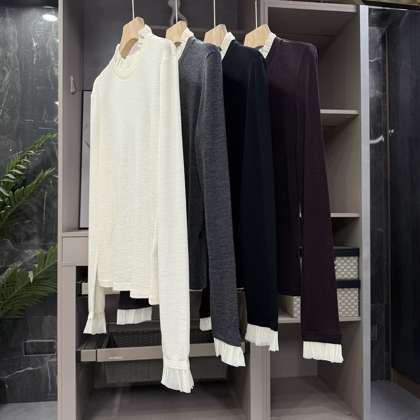 即舒适又优雅！拼接木耳边立领长袖羊毛针织打底衫女  761203~ZY