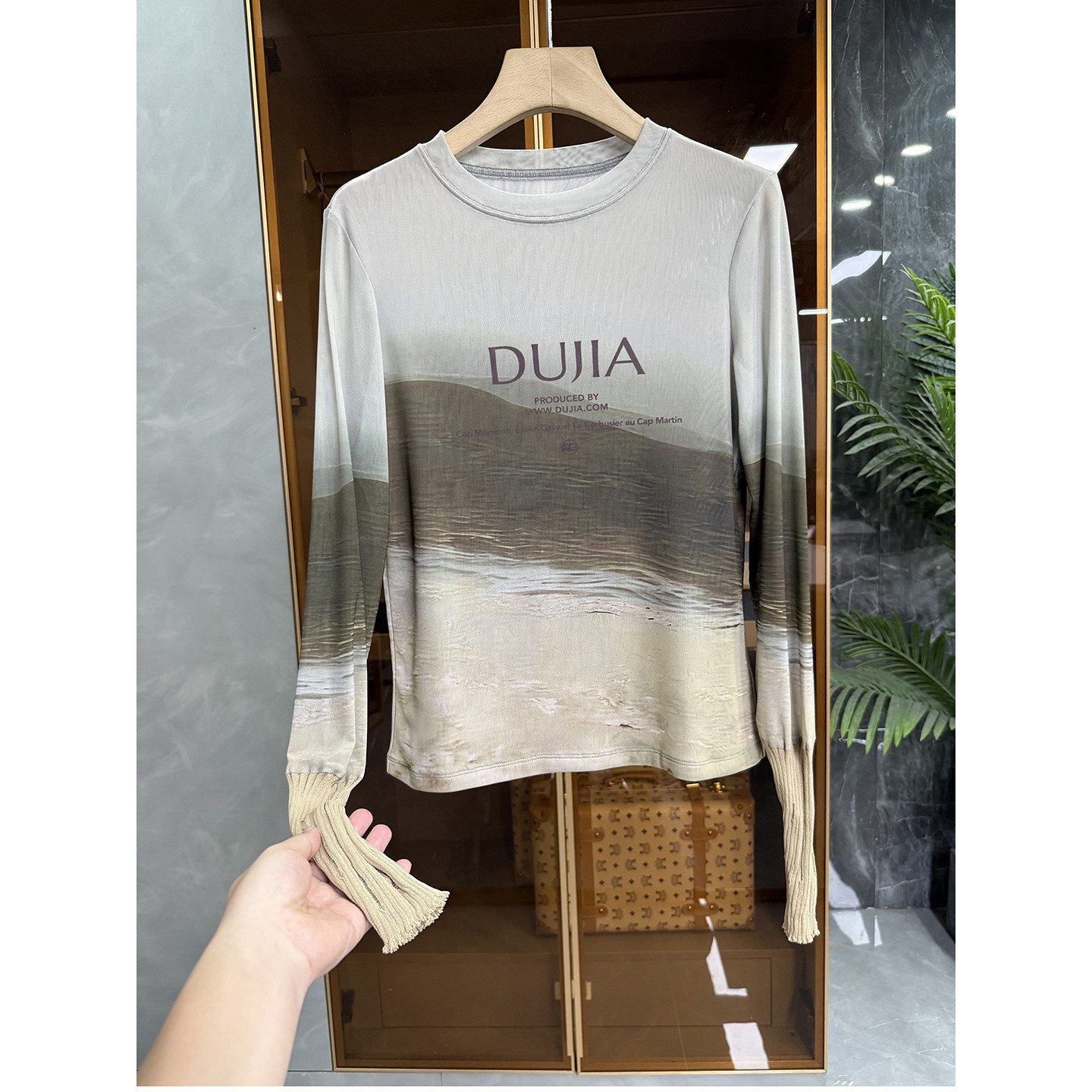 INS博主咆哮推荐！出片神器！修身网格圆领长袖T恤女   R0513~ME,女装/女士精品,T恤,淘宝优惠券,粉丝福利购,淘宝优惠卷