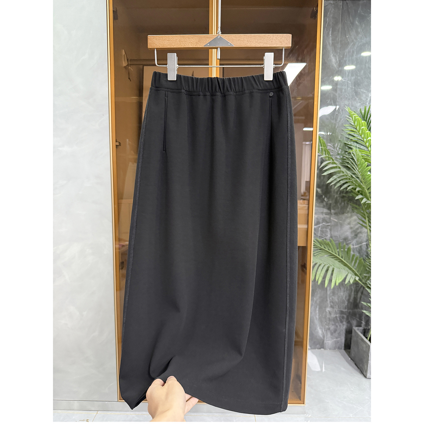 Q货！松紧腰后开衩休闲半身卫裙