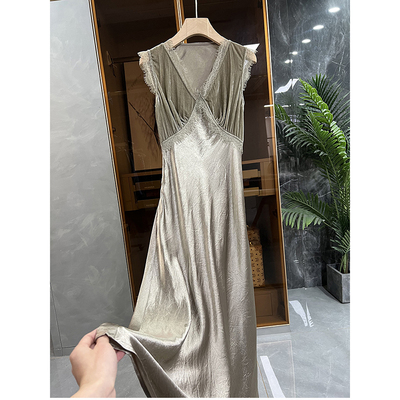 醋酸拼接丝绒蕾丝V领背心连衣裙