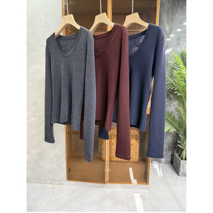 20251218 Q货 T恤上衣女 显瘦羊毛V领长袖 简约却不简单