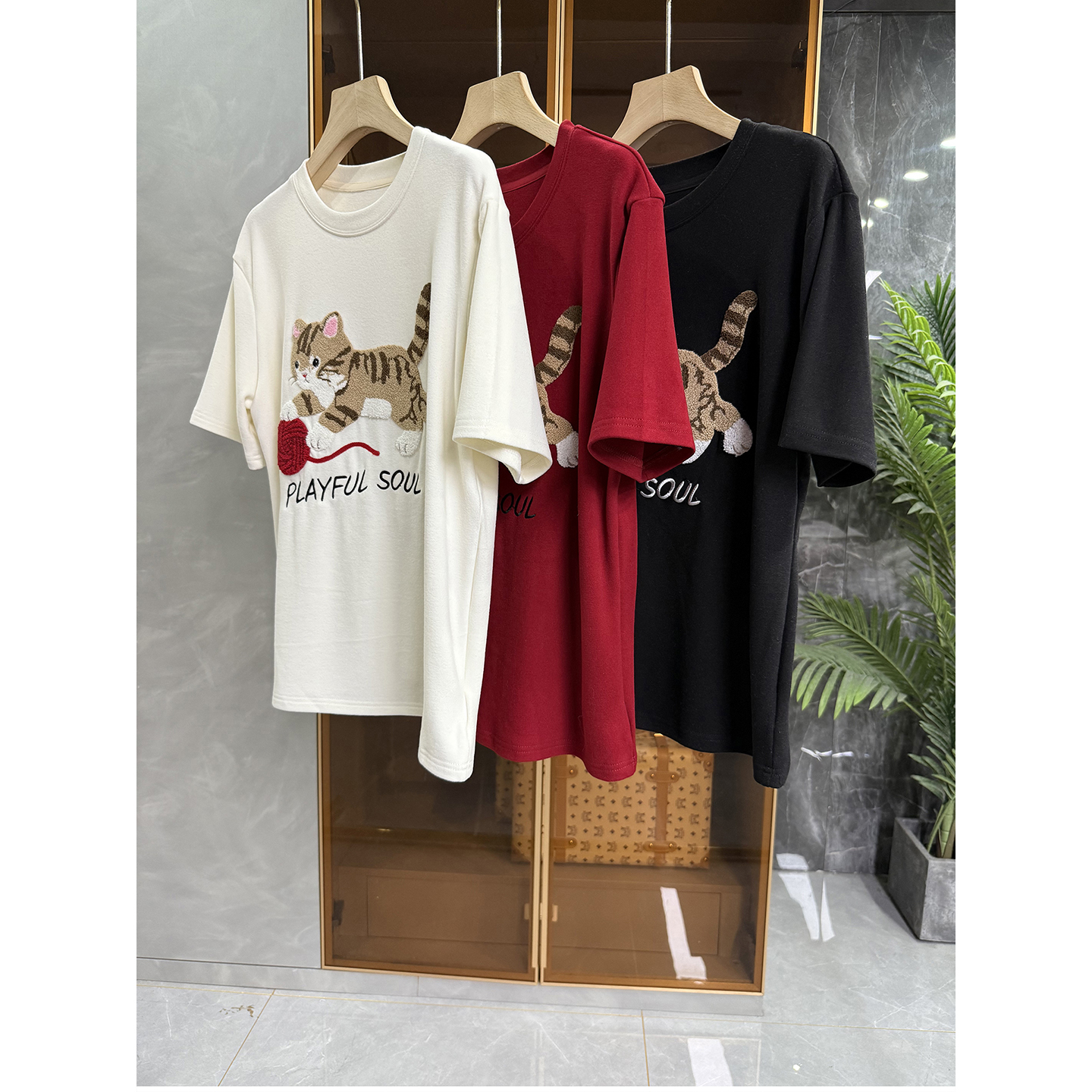 N货！绒面刺绣小猫圆领短袖棉T恤