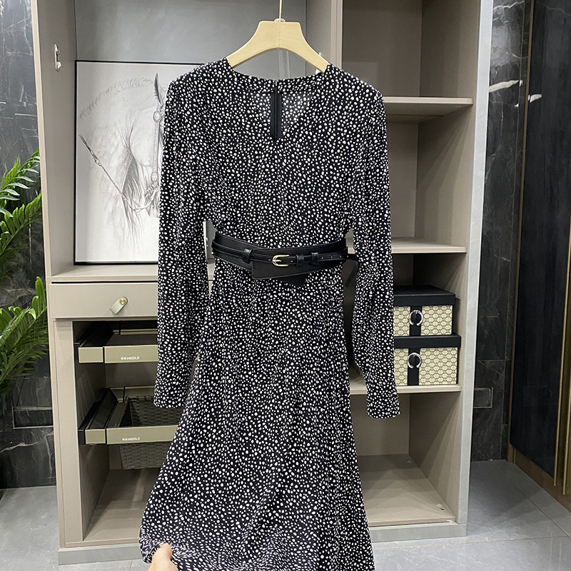 直升衣品气质的大n货!不规则波点连衣裙女  213003