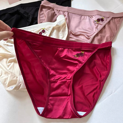『Hottie』丝滑芙蕾 法式性感内裤女秋冬新款纯欲蕾丝本命年红色