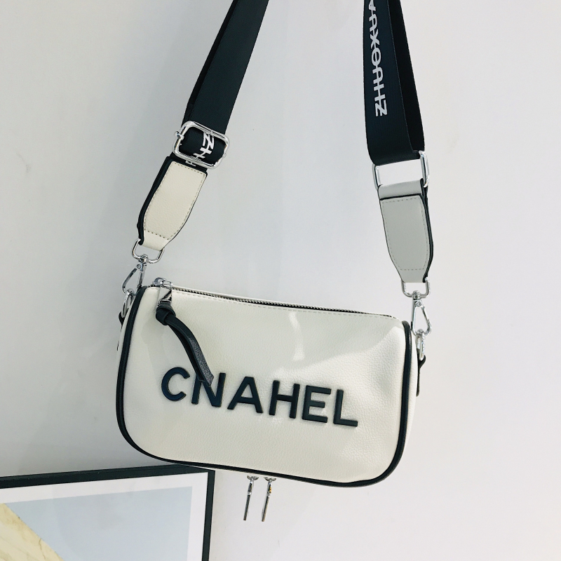 高级感宽肩带休闲真皮斜挎包