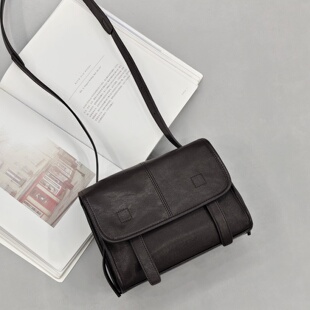 头层牛皮复古皮带邮差包包女2026季 斜挎包翻盖通勤单肩包9533 新款