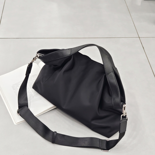 黑色手提包复古单肩斜挎包 大容量防水布通勤托特包包女2025秋新款