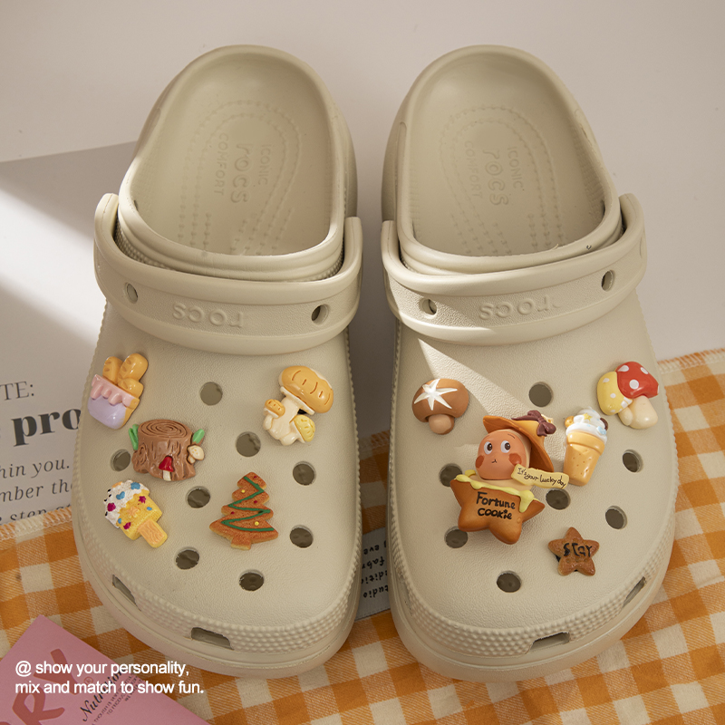 泡泡玛特星星人洞洞鞋配饰高级感crocs鞋花卡骆驰鞋扣diy装饰配件