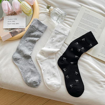 超薄竹纤维满身蝴蝶结烫钻中筒袜