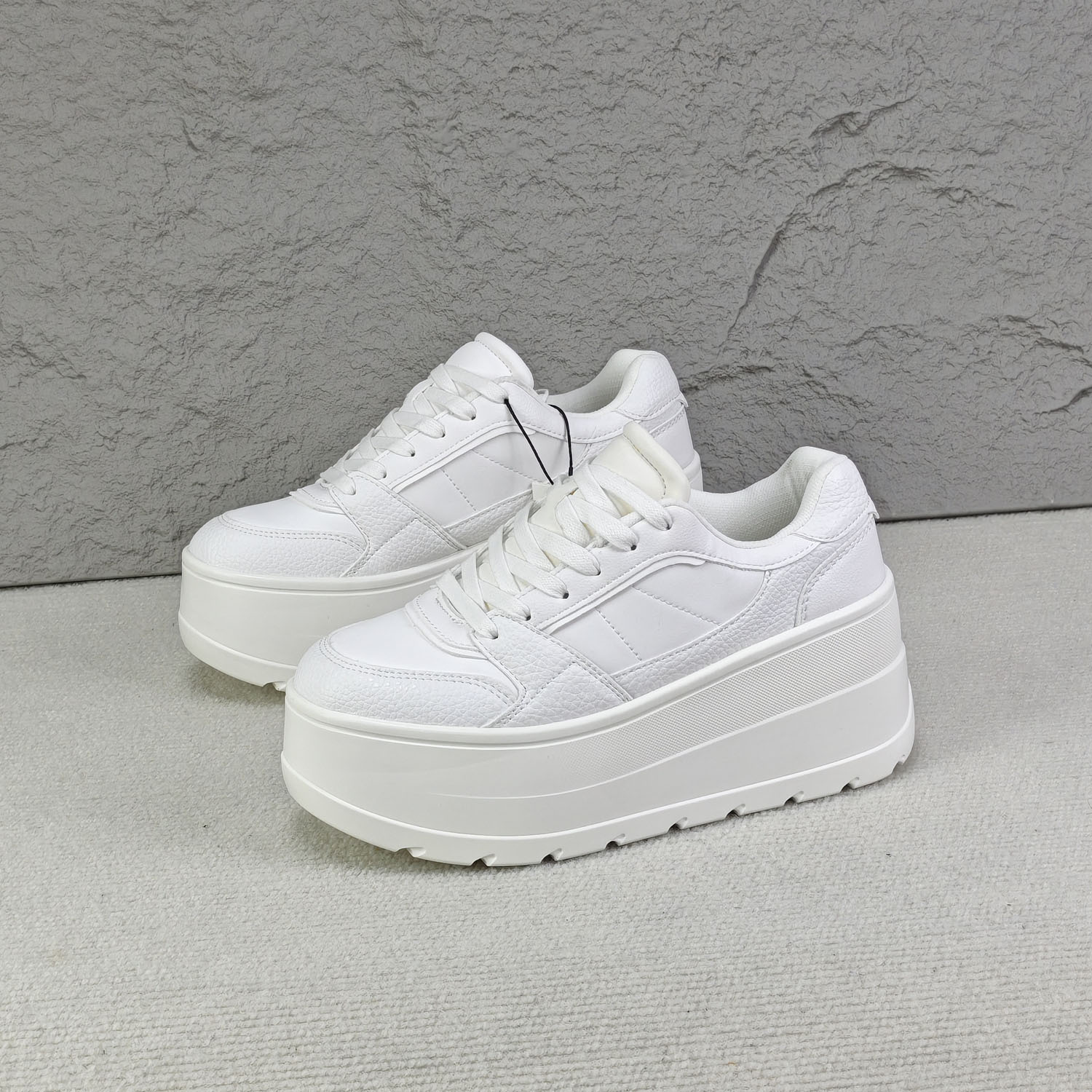 增高鞋时尚休闲运动鞋纯白松糕鞋