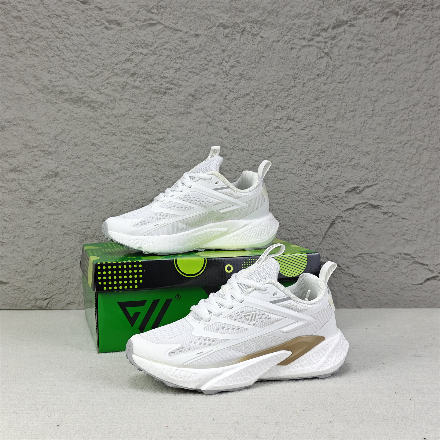 孤码~女马拉松跑鞋高弹软底爆米花踩屎感运动休闲鞋透气越野跑鞋