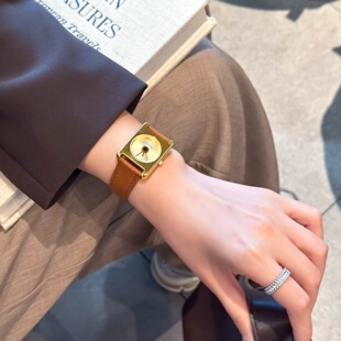 欧美风轻奢高级感复古皮带方形女士手表时尚休闲百搭高颜值石英表