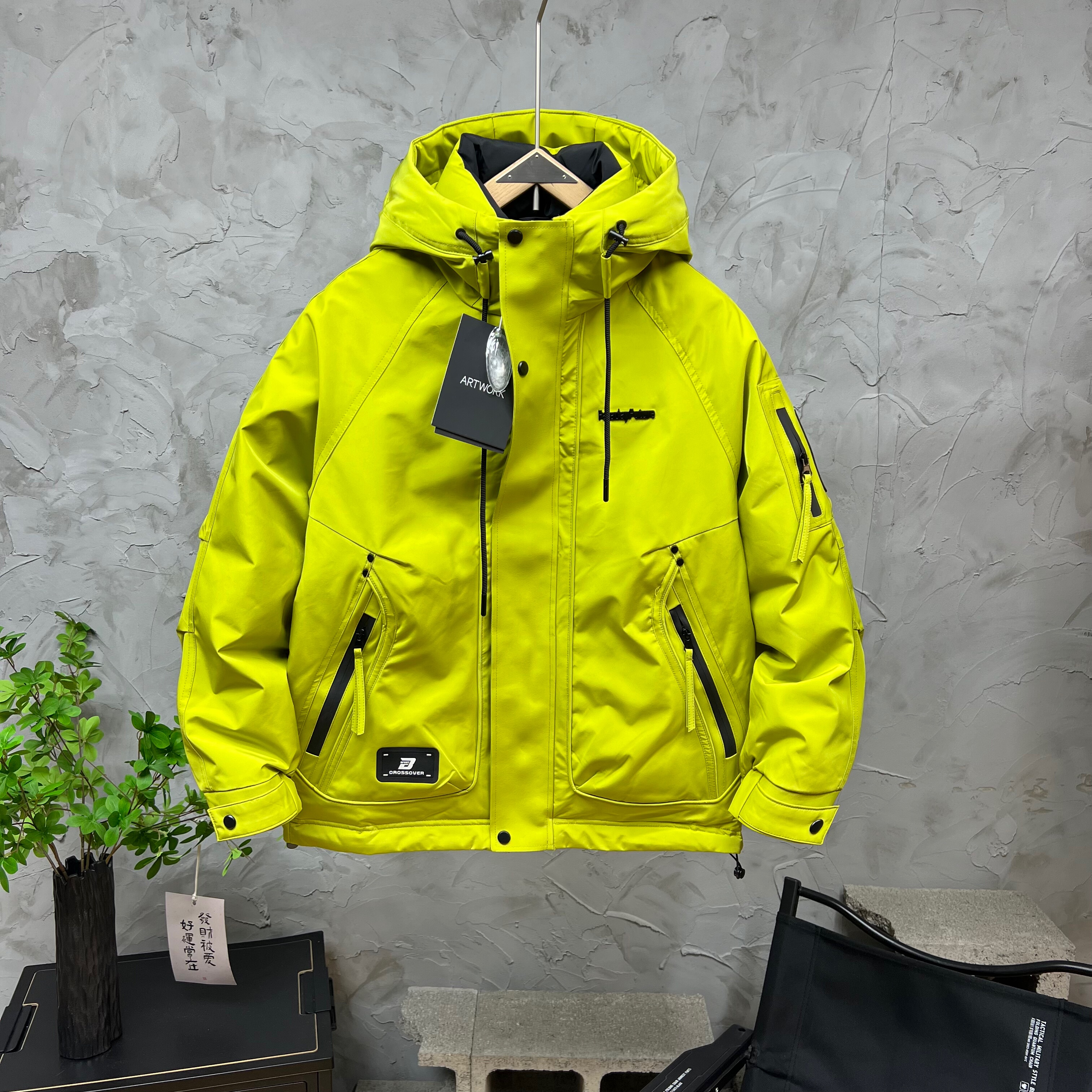 潮牌户外冲锋衣羽绒服男士