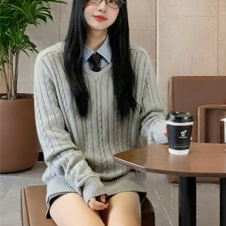 学院风洋气减龄V领毛衣女士秋冬爆款2025新款长袖针织衫上衣外套