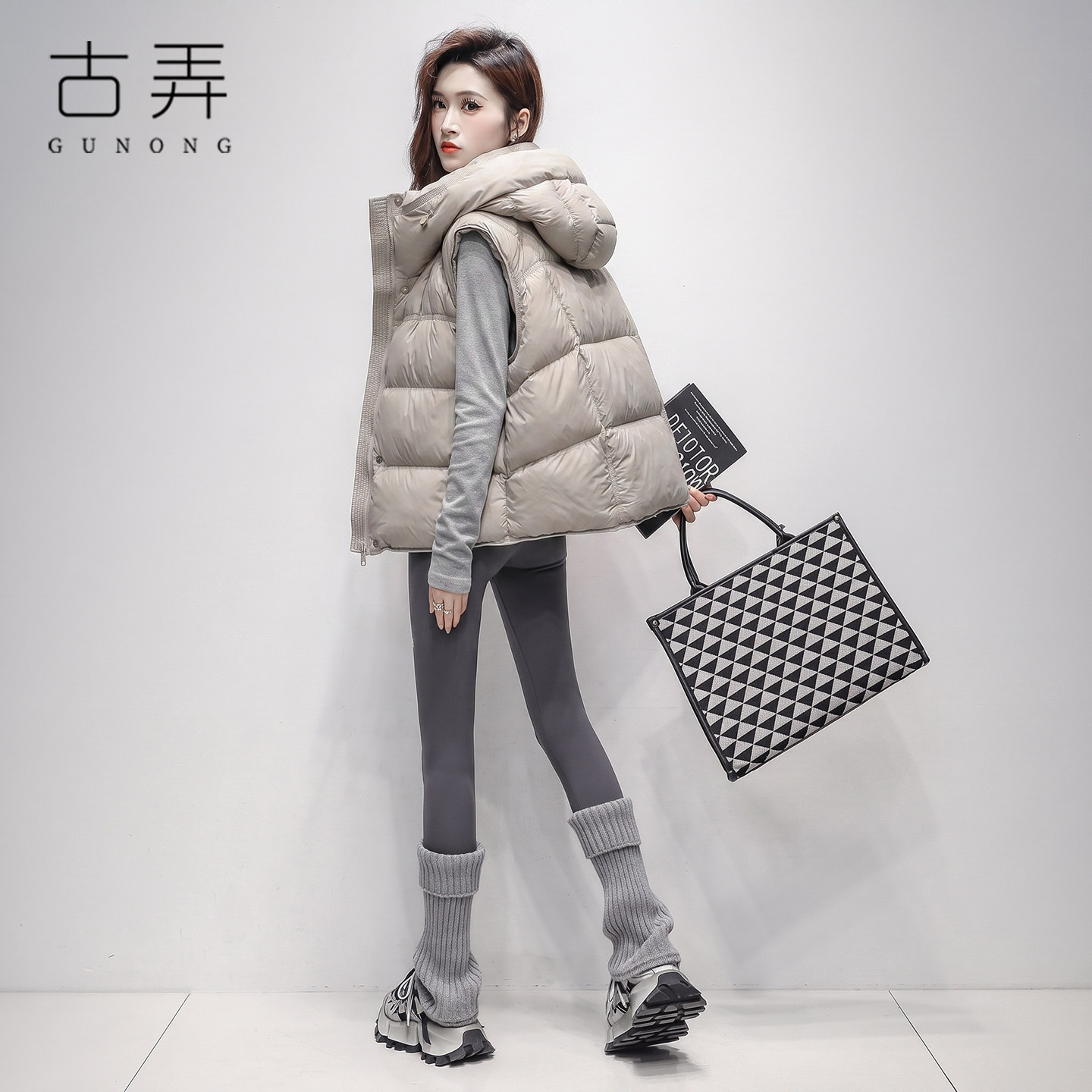 连帽马甲女2026新款宽松设计感背心便携外穿休闲保暖上衣外套