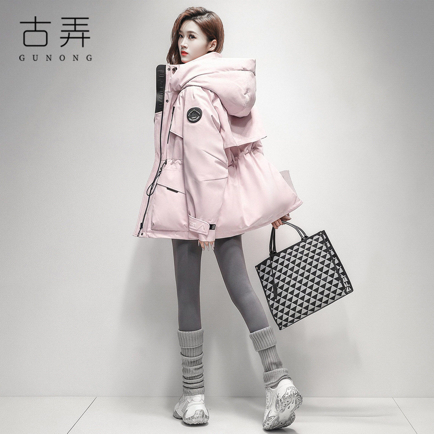 工装风连帽羽绒服女中长款2025冬季新款收腰户外运动粉色保暖外套