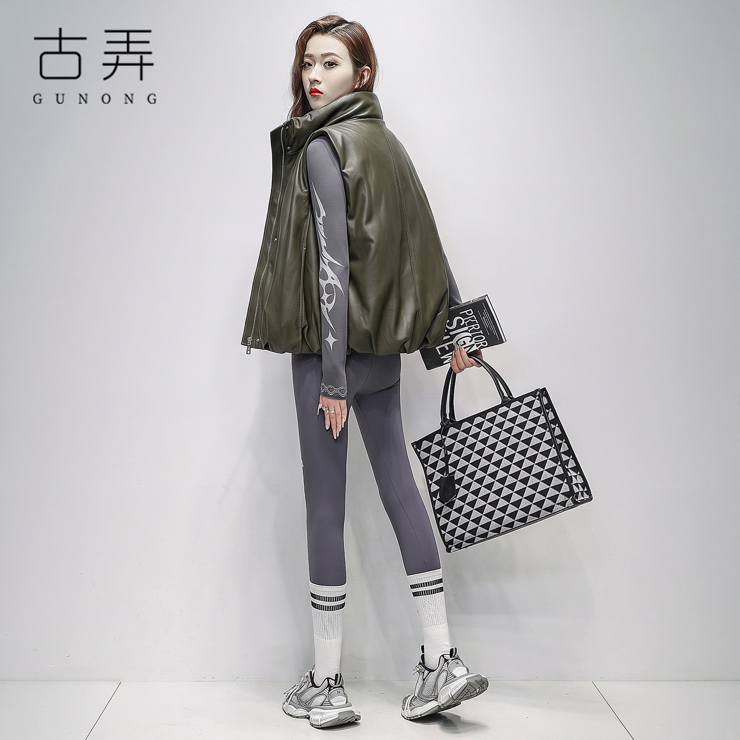 高品质皮衣羽绒服马甲女短款小个子2026新款秋冬外穿立领坎肩马夹