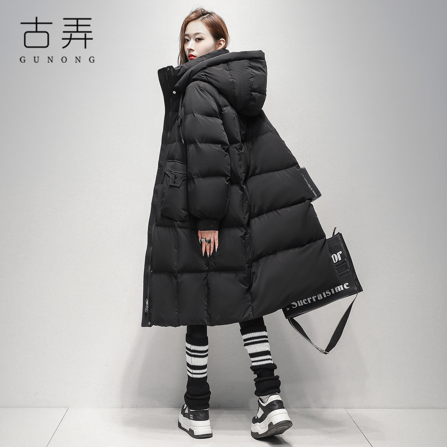 时尚黑色中长款廓形羽绒服女2025年冬季新款百搭保暖防寒厚外套潮,女装/女士精品,羽绒服,淘宝优惠券,粉丝福利购,淘宝优惠卷