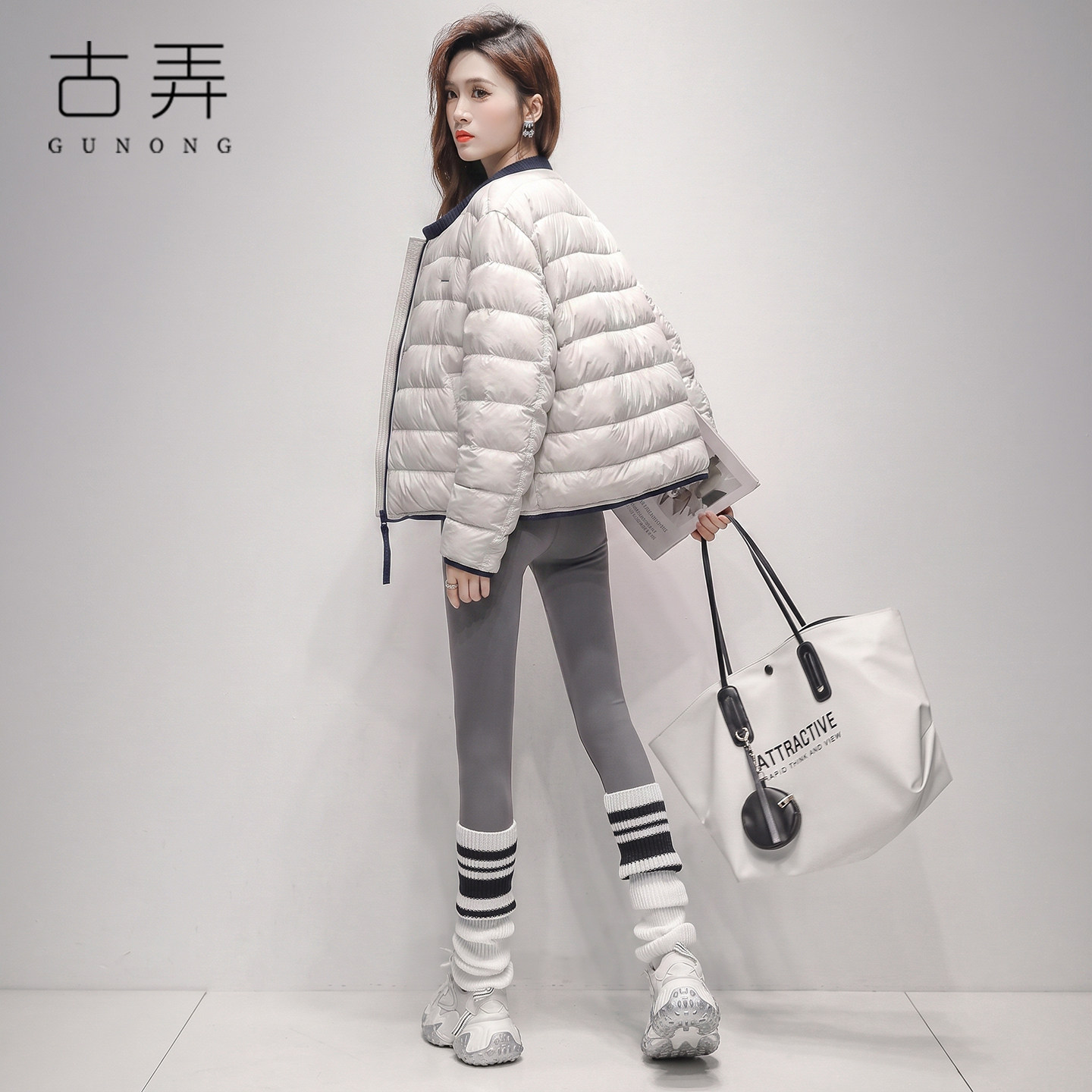 不臃肿短款羽绒服女2026新款轻薄百搭撞色小个子拼接保暖时尚外套