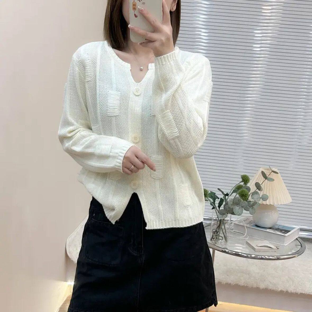韩式休闲风V领针织衫女2026秋季蓝色套头薄款设计感上衣