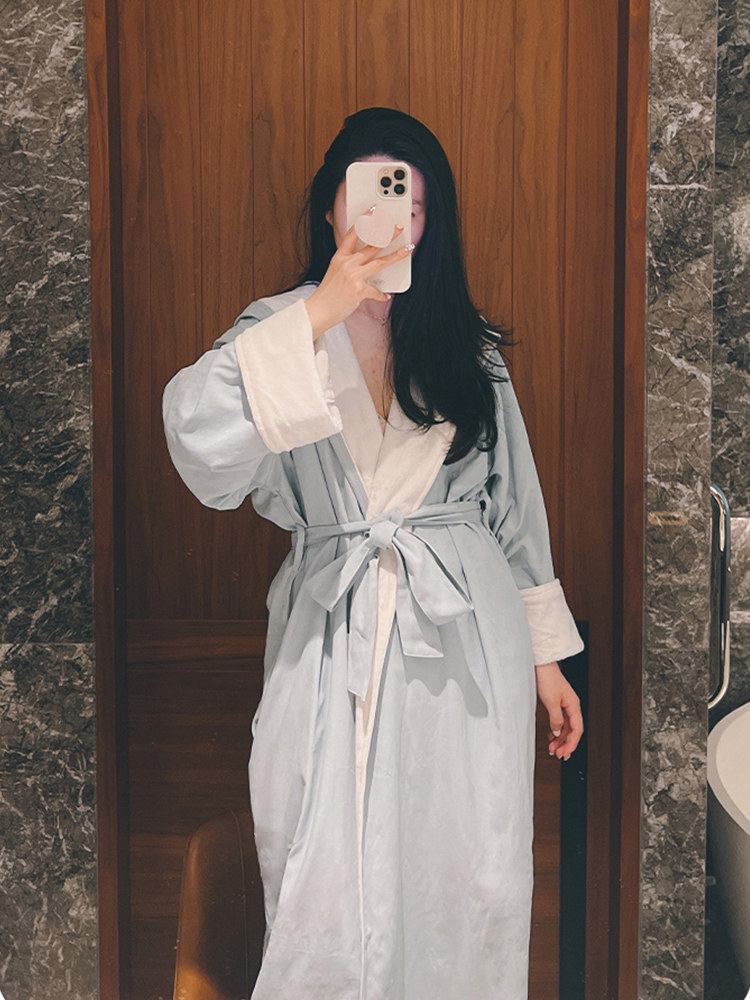 It's so beautiful! Intercontinental hotel bathrobe temperament baby blue couple dressing gown warm bathrobe premium dressing gown winter women