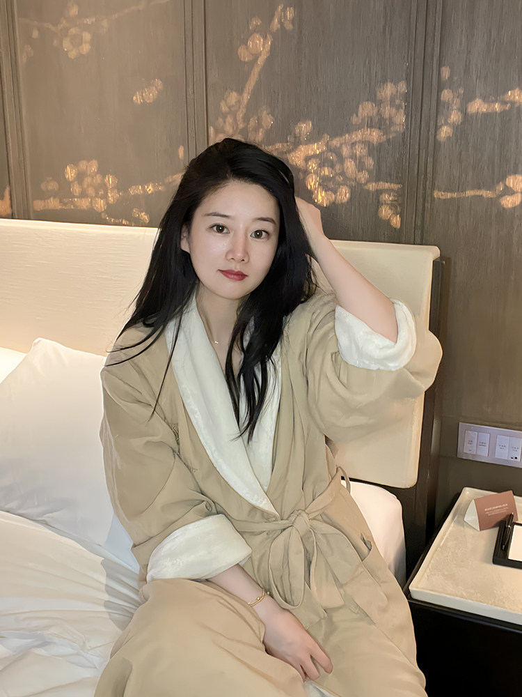 Luxury Hotel Bathrobe: Absorbent Microfiber Design - Taobao product photo 3