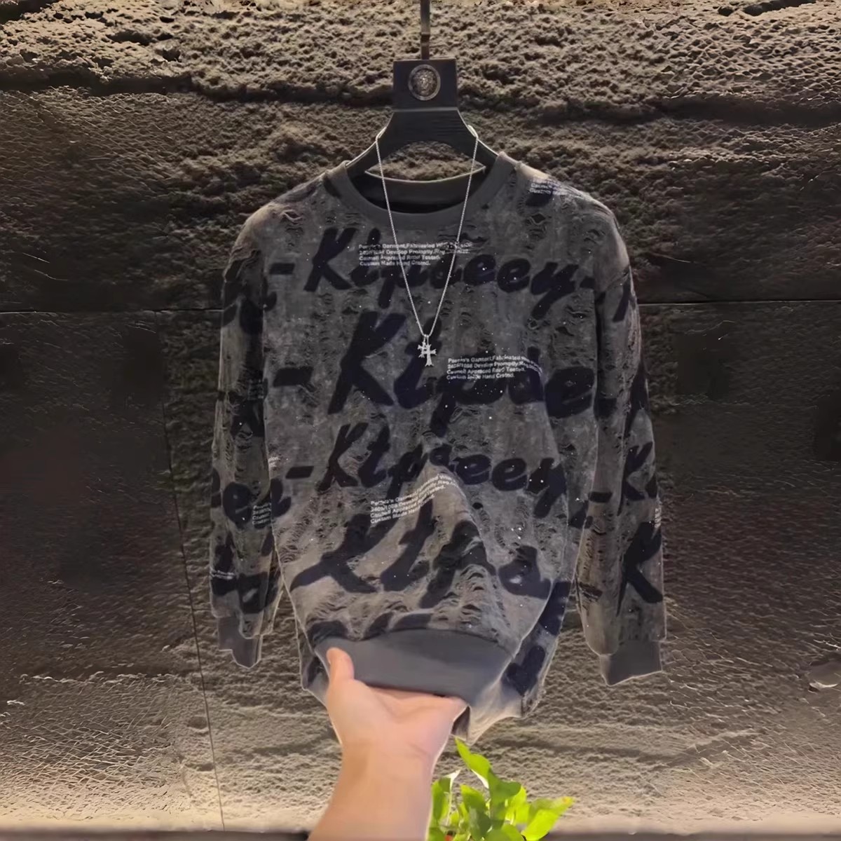 秋季设计感满天星亮片破洞卫衣男