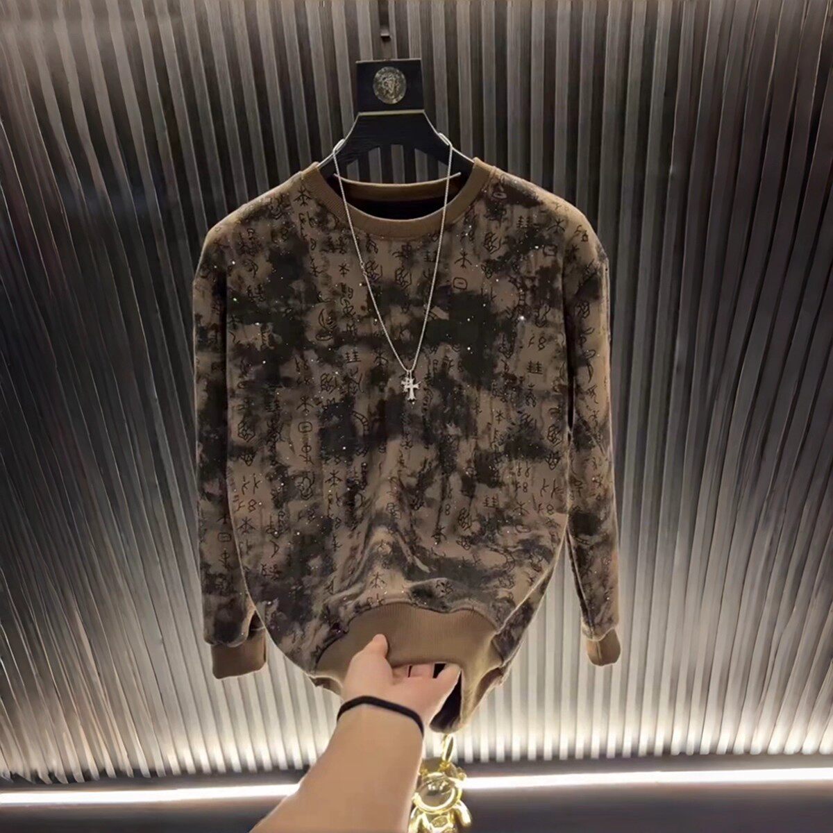 秋冬新款扎染轻奢破洞圆领卫衣男