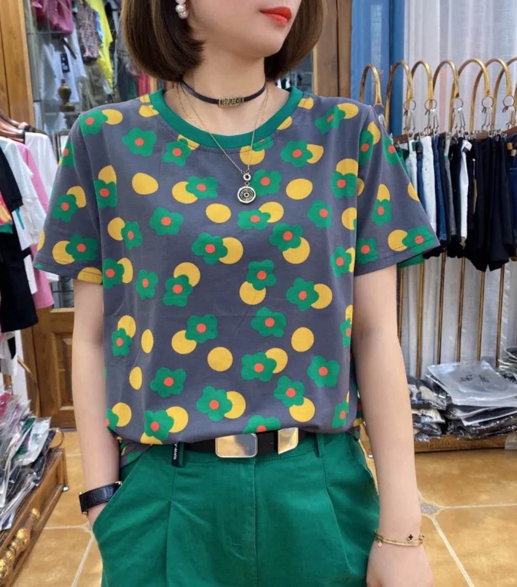 2025夏季新款设计感小众短袖T恤女时尚百搭显瘦拼色小花体恤上衣