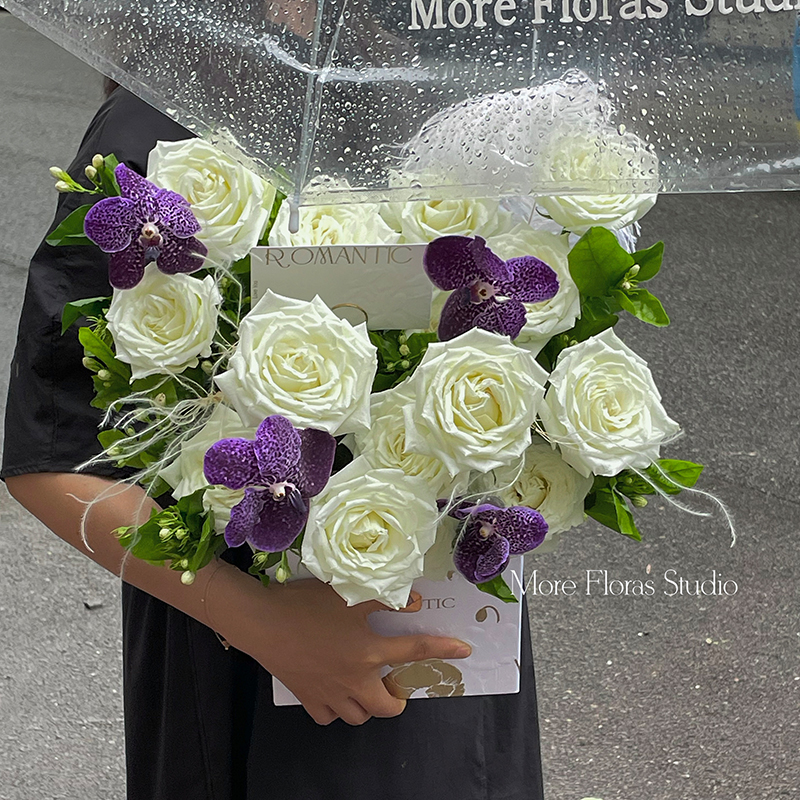 方形烫金简约七夕新款花艺包装盒