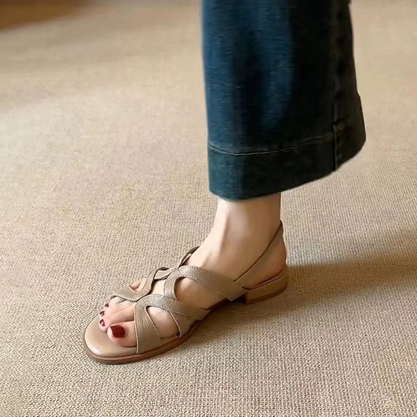 休闲好质感~ 法式复古平底露趾凉鞋女一字扣带真皮低跟编织罗马鞋