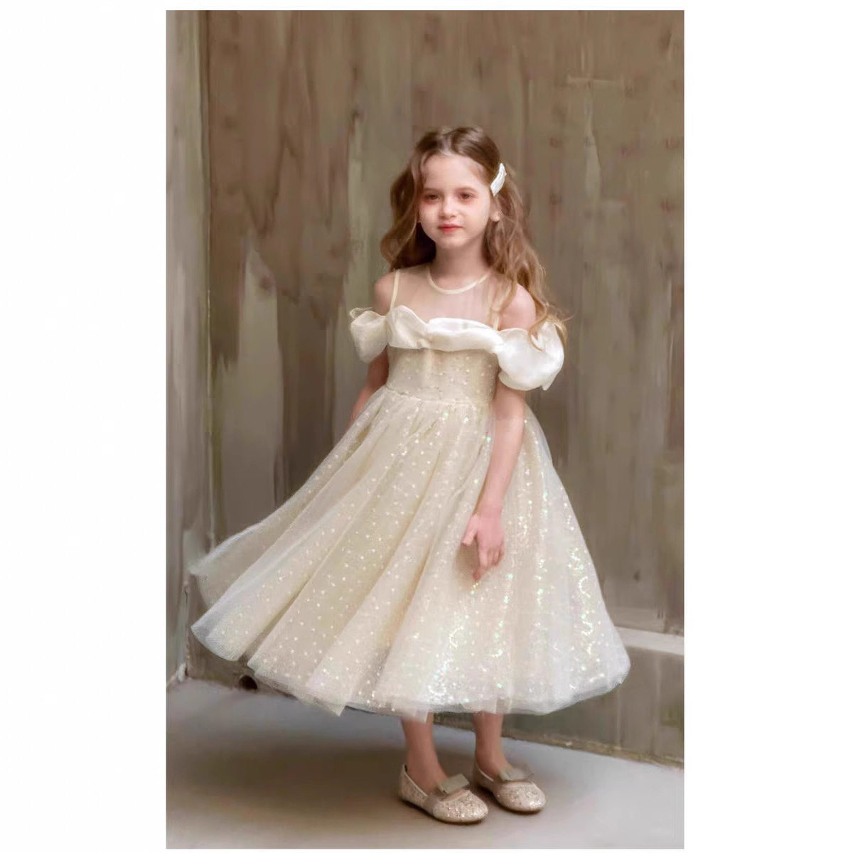 欧美高级女童礼服2026夏新款优雅网纱连衣裙女童气质香槟金公主裙