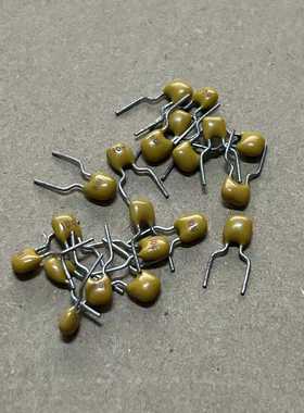 黄色独石电容 CT4-0805Y104M500F3 104M 104 0.1uf50V 电容±20%