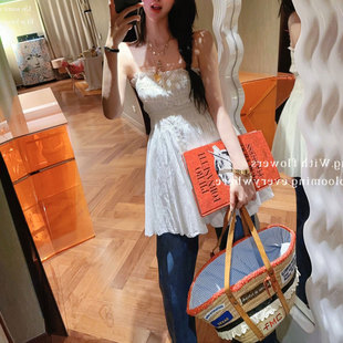 ALU轻奢小白裙_度假风1oo%自然褶皱真丝棉打揽设计初恋感吊带裙