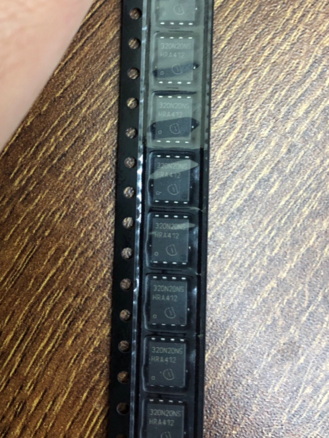 BSC320N20NS3G 贴片场效应管200V 36A 封装DFN5*6现货配单 回收IC图片