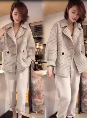 双面呢大衣新款2024冬冷系女装waitmore外套短款阔版格子羊毛呢