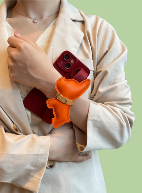 C55适用三星S24fe手机壳S25Ultra斗牛犬手腕带S23S22S21S20红色A56女A55A54A53A52A36A35A34A25A24斜挎Note10