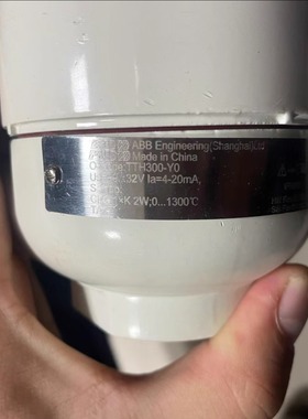 ABB温度变送器 TTH300-Yo 输出4-20ma 0-1300℃热电偶型配显示屏