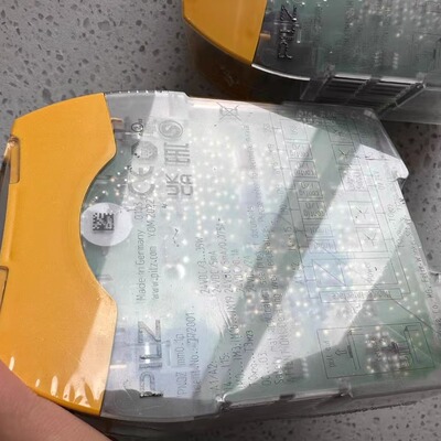 PILZ皮尔兹安全继电器 PNOZ mm0.1P 772001