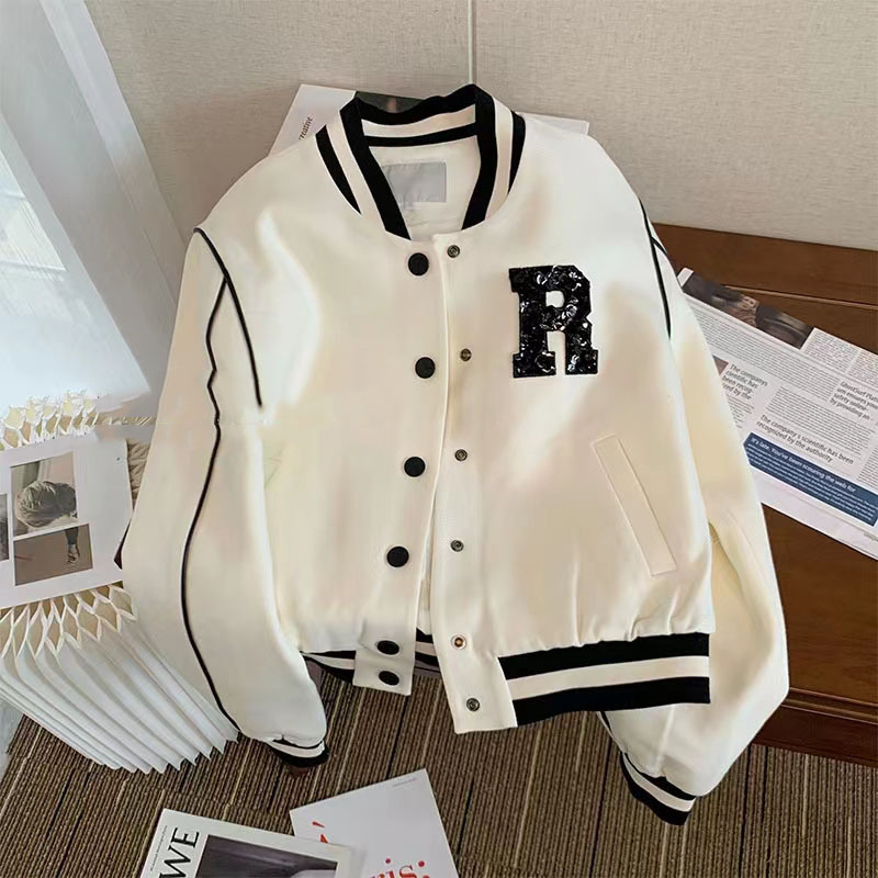 今年流行特惠高级感白色棒球服美式复古学院风外套厚女秋冬2024年