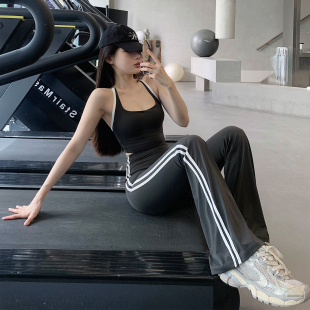 JumpingCat细肩带健身运动背心蜜桃臀弹力喇叭裤瑜伽套装两件套女
