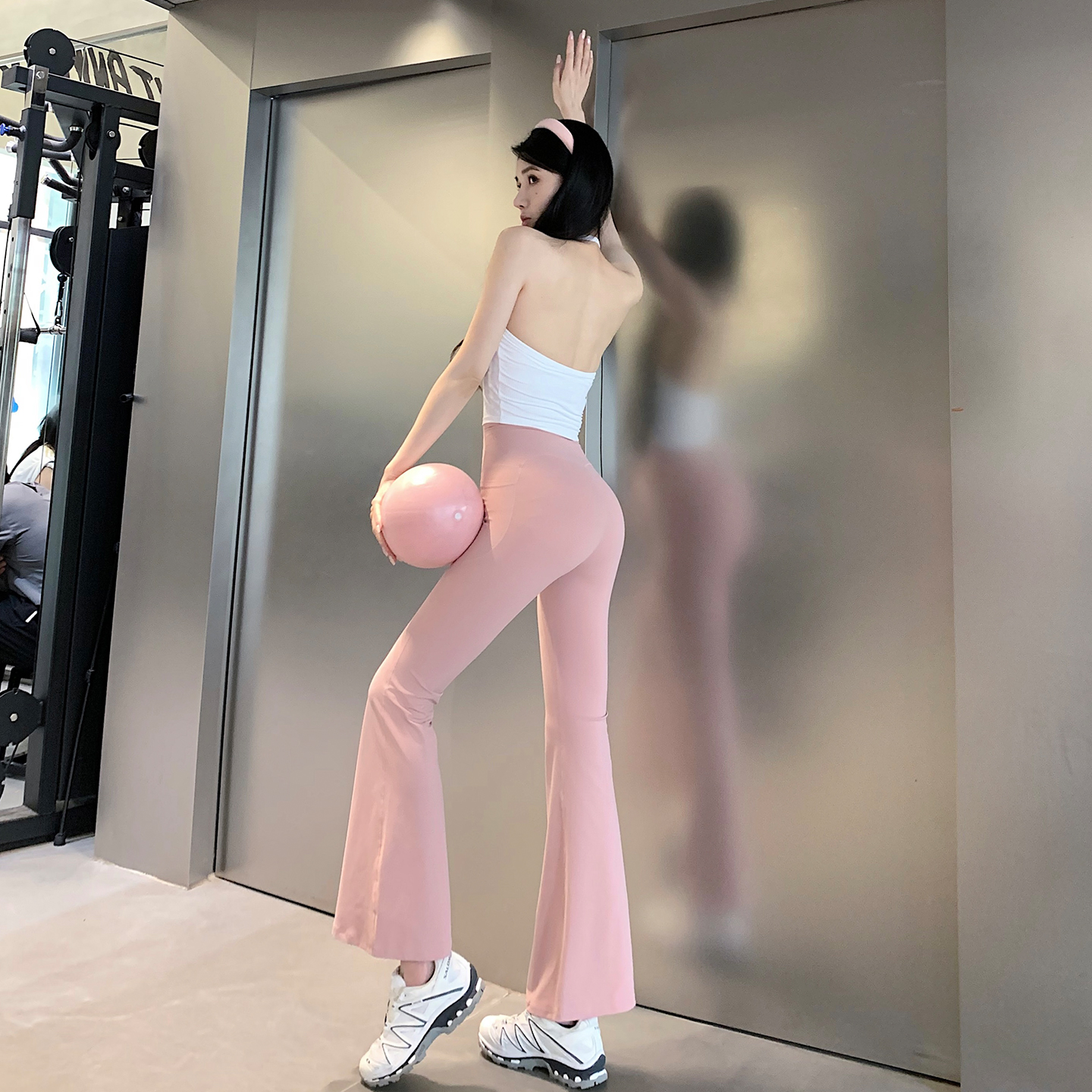 JumpingCat裸感瑜伽服裤女莱卡微喇紧身高腰提臀速干运动健身服