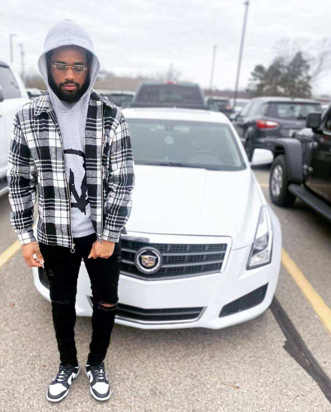 翻领长袖拉链衬衫刺绣