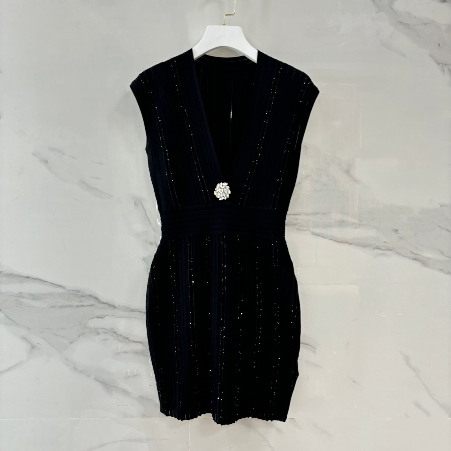 时髦高级感 名媛小香风 重工钉珠烫钻 性感V领针织无袖包臀连衣裙,女装/女士精品,连衣裙,淘宝优惠券,粉丝福利购,淘宝优惠卷